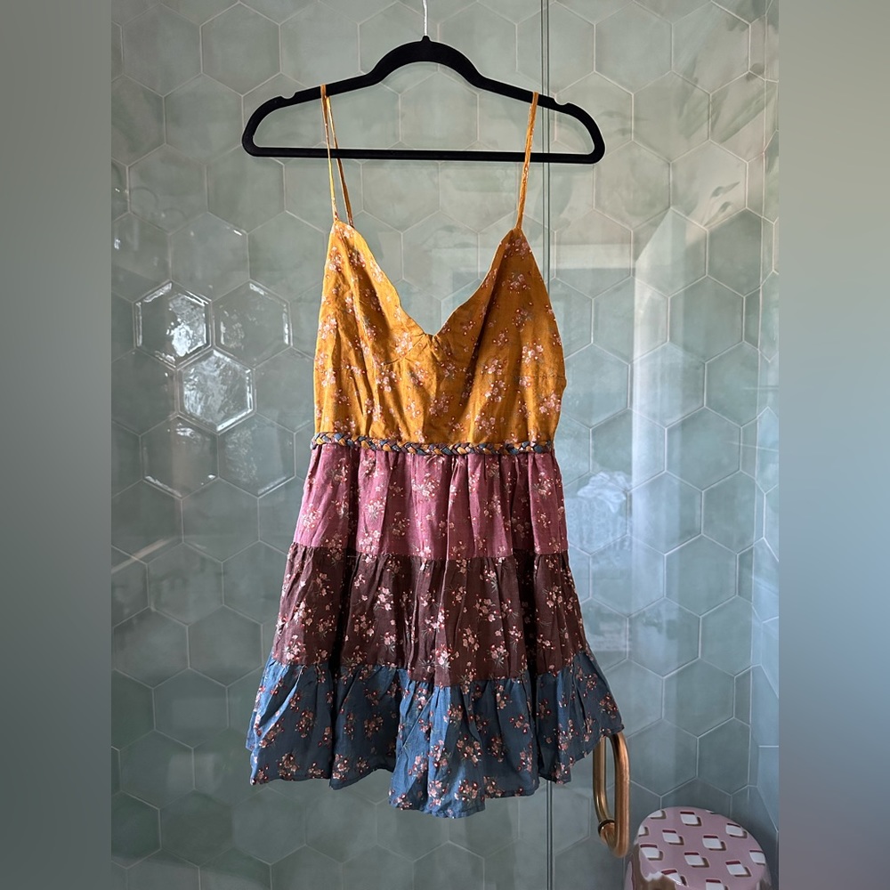 Cottage style v neck romper